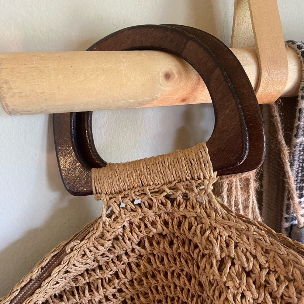 Vintage 100% Paper Tote With Wooden Handles - Picture 3 of 6